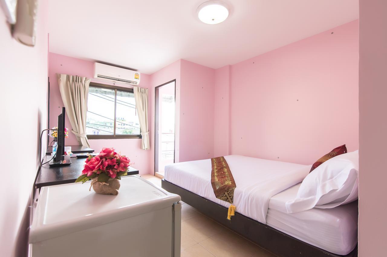 Full Stop. Hostel Patong Dış mekan fotoğraf