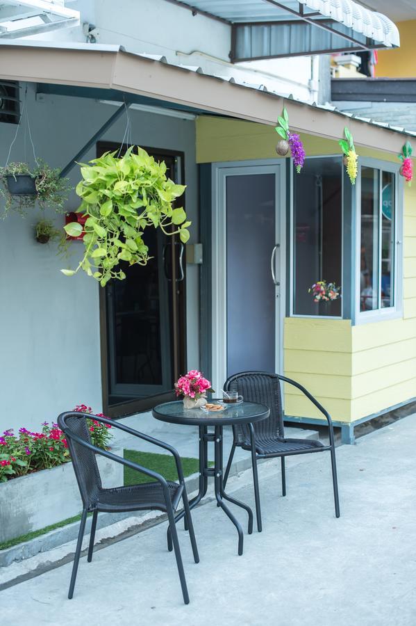 Full Stop. Hostel Patong Dış mekan fotoğraf